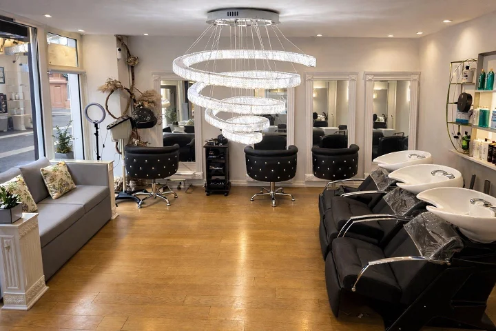 Salon Atelier Coiffure Vaugirard - ambiance lumineuse et épurée